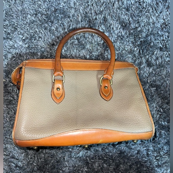 VINTAGE DOONEY & BOURKE WHITE AND TAN PEBBLED LEATHER SATCHEL BAG - Picture 2 of 9